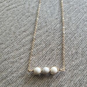 Dainty gold necklace